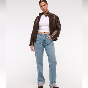 ABERCROMBIE CURVE LOVE HIGH RISE 90’s RELAXED JEAN- mini cuff